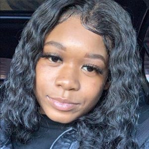 Meet your Posher, Briana